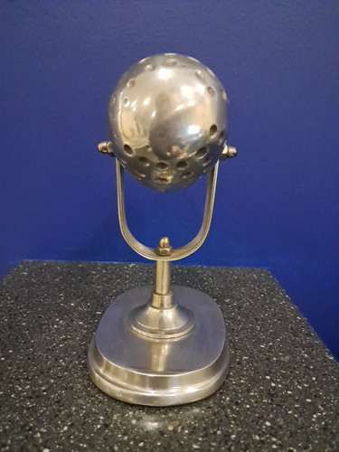 Silver Aluminum Metal Microphone Decorative Sculpture Silver 9 x 6 x 9 - Picture 3 of 5