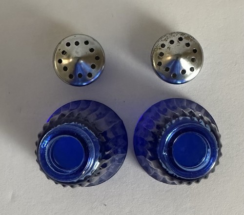 Hazel Atlas Cobalt Blue Glass Salt & Pepper Shakers Fluted Ribbed 2.75” Vintage - Picture 4 of 7
