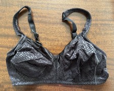 NWOT Bali Bra 34D - Double Support Comfort-U Wire-Free Minimizer Bra Black 3335