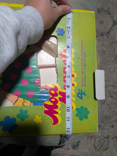 Mod fregona vintage para niños de mediados de siglo colgante de pared nogal americano Dickory & Mistress Mary - Imagen 8 de 8