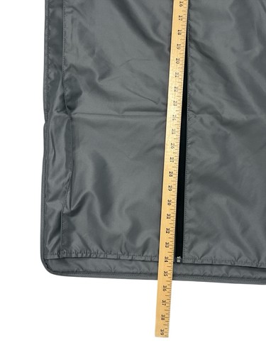 Tumi Borsa Copri Indumenti Zip Up con Tasca Grigio 35" x 19" Inserto Tri-Fold - Foto 3 di 3