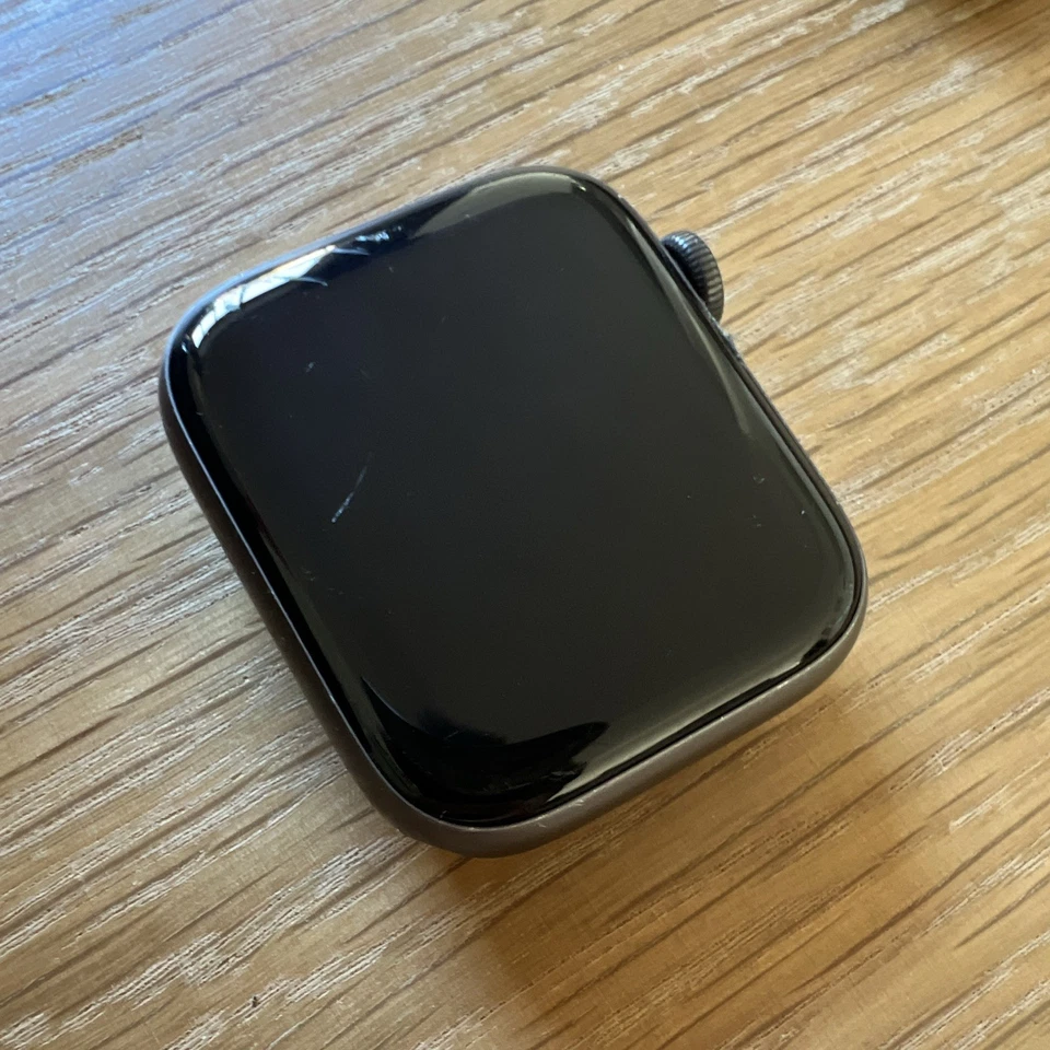 Apple Watch Series 5, photo 3 of 5