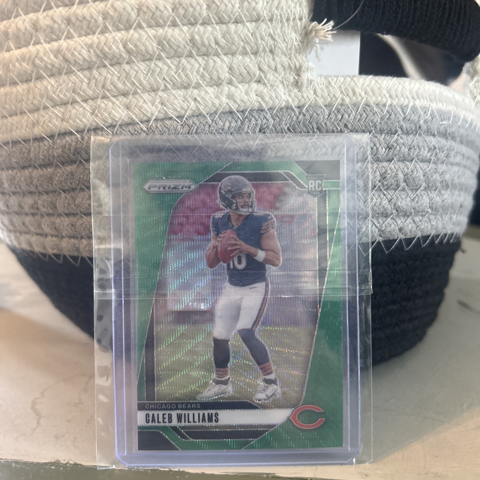 2024 Panini Prizm - Rookies Caleb Williams #301 Green Wave Prizm (RC)