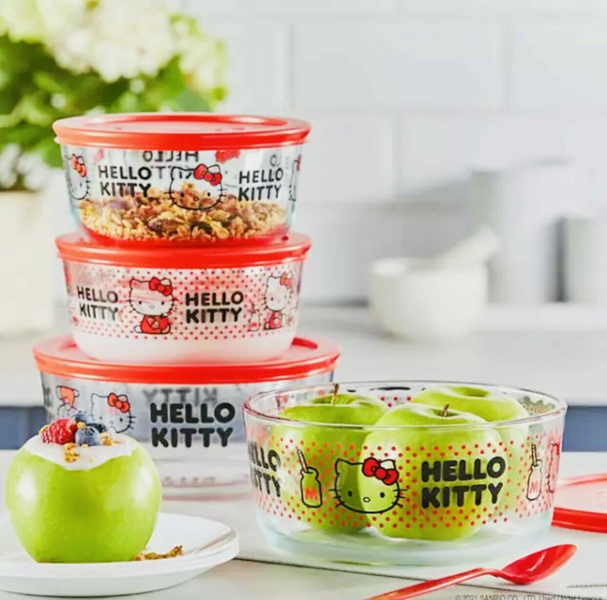 Pyrex Hello Kitty Piece Set, Bowls Lids Decorated Glass Food Storage