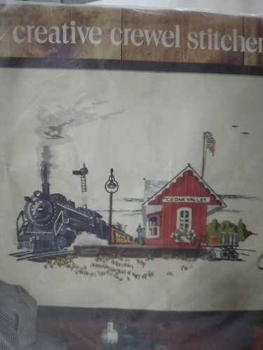 Vintage WHISTLE STOP Crewel Stitchery Kit Sealed Train 1978 Paragon Needle Craft - Picture 4 of 7