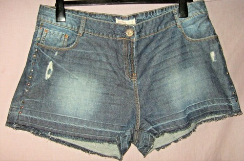SIZE 18 SUPER SEXY STUD DETAIL BLUE DENIM SHORTS BNWOT