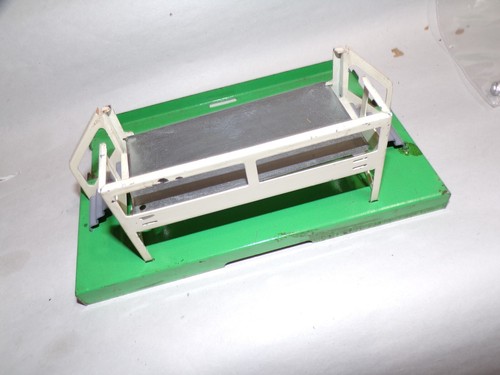 Lionel vintage larger 3462 Operating Milk Car Clean working cond w stand & cans - Picture 3 of 8