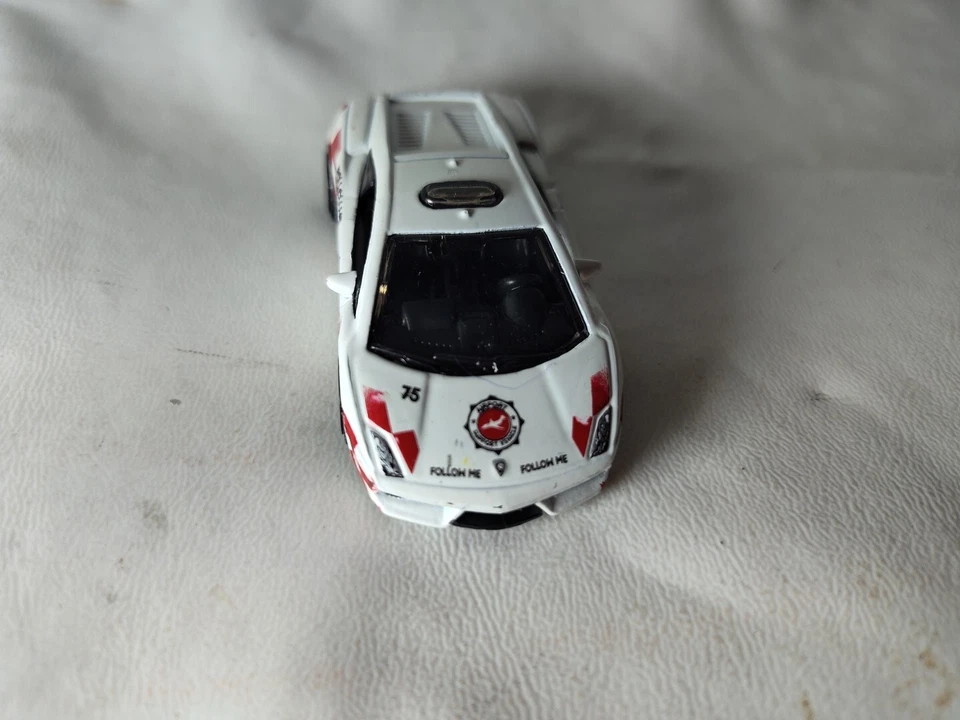 White Hot Wheels Lamborghini Gallardo LP-560-4 Polizia Airport Support Vehicle - Image 4 of 4