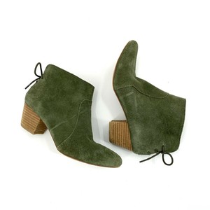 tahari womens boots