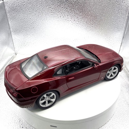 Maisto 2010 Chevrolet Camaro Red Die Cast, Scale: 1/18 11320 - Picture 5 of 8