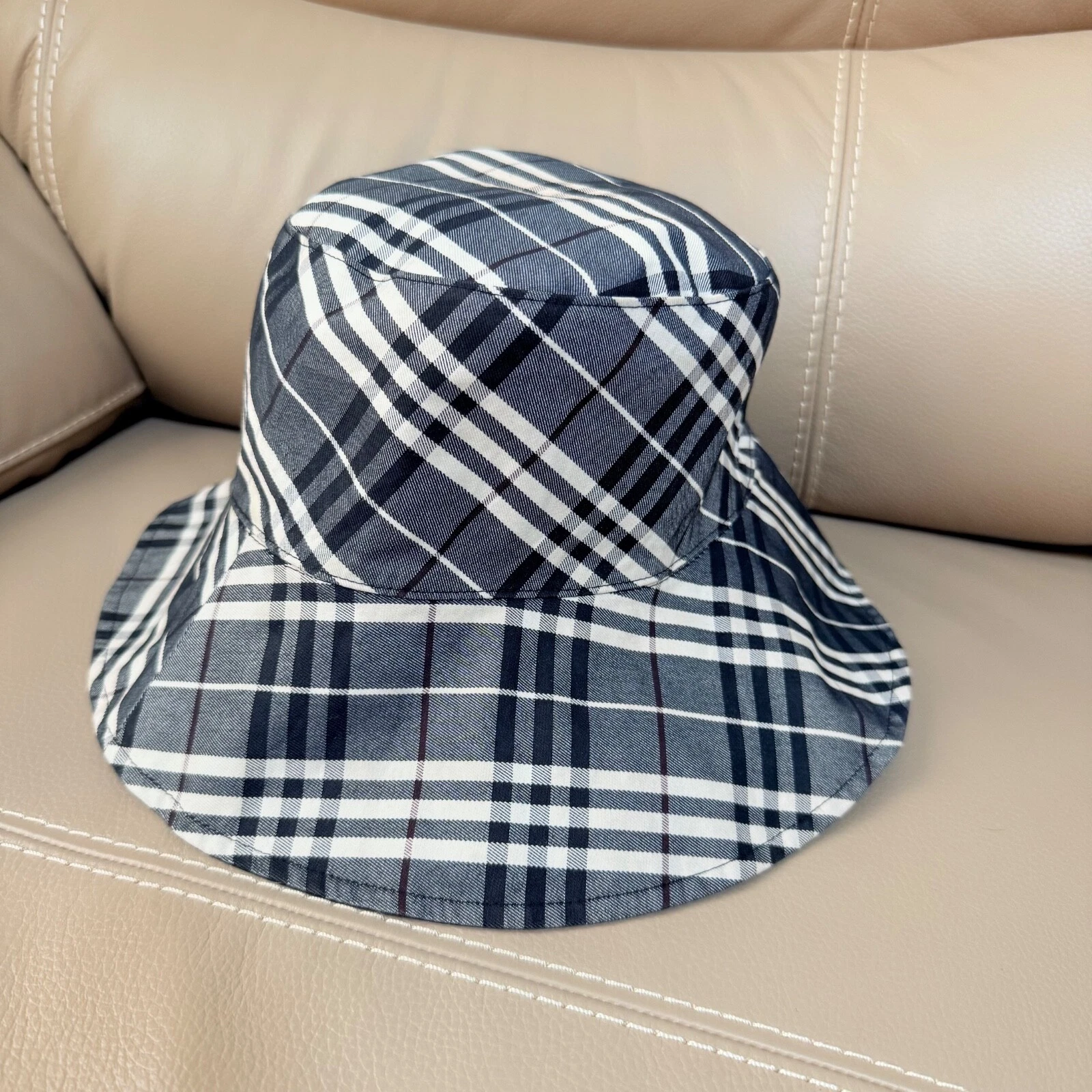 Pre-Owned Bueberry bucket hat