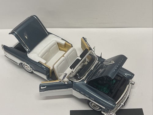 Motor Max 1957 Blue/White Buick Roadmaster Convertible Die-Cast Car 1:18 - Picture 24 of 24