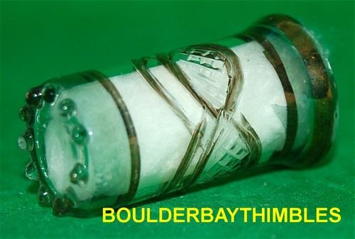 EGYPTIAN GLASS THIMBLE - Hand Blown PALE GREEN & CLEAR - EMBOSSED DESIGN E09 - Picture 2 of 7