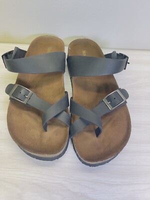 WHITE MOUNTAIN Gracie Black Leather Toe Thong Sandals Silver