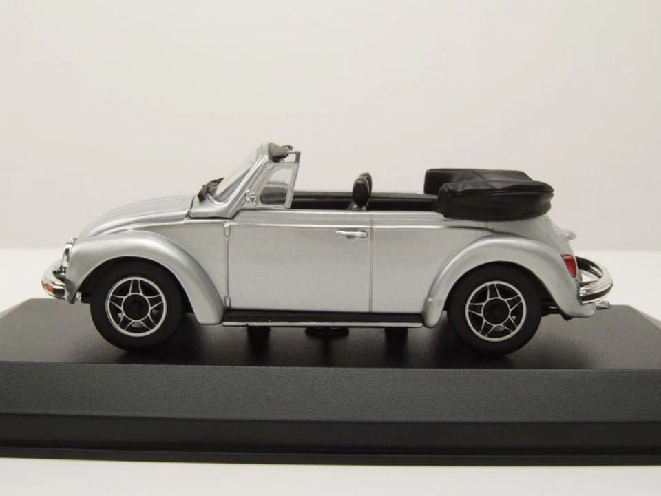 VW 1303 Maggiolino Cabrio 1979 Argento Modellino 1:43 Maxichamps - Immagine 3 di 4