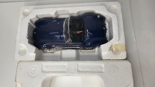 KYOSHO 1:18 Shelby Cobra 427S/C No. 7006.9800 - Picture 9 of 17