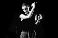 Sinead O'Connor On Stage 8x10 Picture Celebrity Print