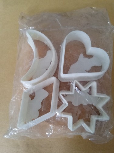 Vtg Rare Pillsbury Doughboy Measuring Spoons & Cookie Cutters - Picture 3 of 5