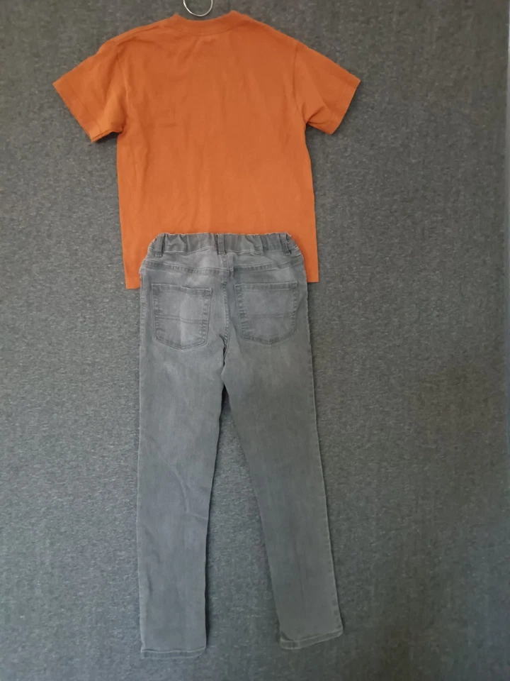 Pack de 2 camisetas + jeans multicolor de marca surtida para niños talla 10 Foto 2 de 4