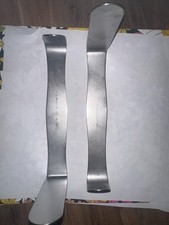 V Mueller GL392 Heaney Retractor, Large Blade, 3-1/4 x 1-1/8" Wide Excellent