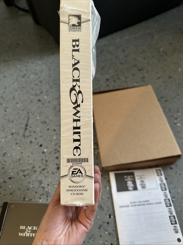 Black & White for PC EA Games 2001 Big Box - Picture 3 of 9