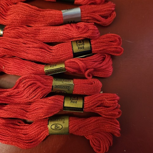 VINTAGE J&P COATS DEVIL RED 141 EMBROIDERY FLOSS Lot Of 13 Skiens - Picture 3 of 3