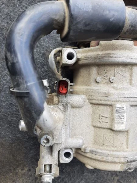 Compresor de aire acondicionado 98-04 Chrysler Concorde 04758322AB Foto 3 de 4