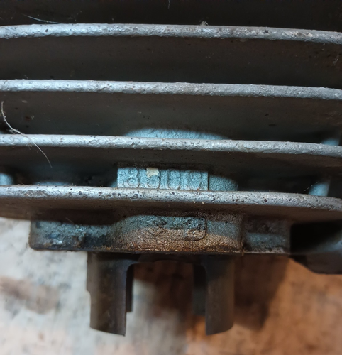 Suzuki TC90 cylinder & piston 49mm barrel jug - Foto 20 di 20