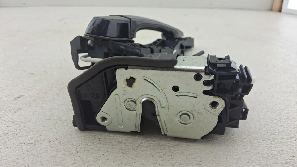 BMW 328i 330i 335i F30 2012-2018 manija de puerta trasera derecha con pestillo negro OEM Foto 3 de 4