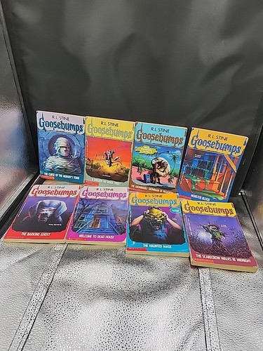 8 Vintage R.L. Stine goosebump books cuckoo, dead house, monster house and more