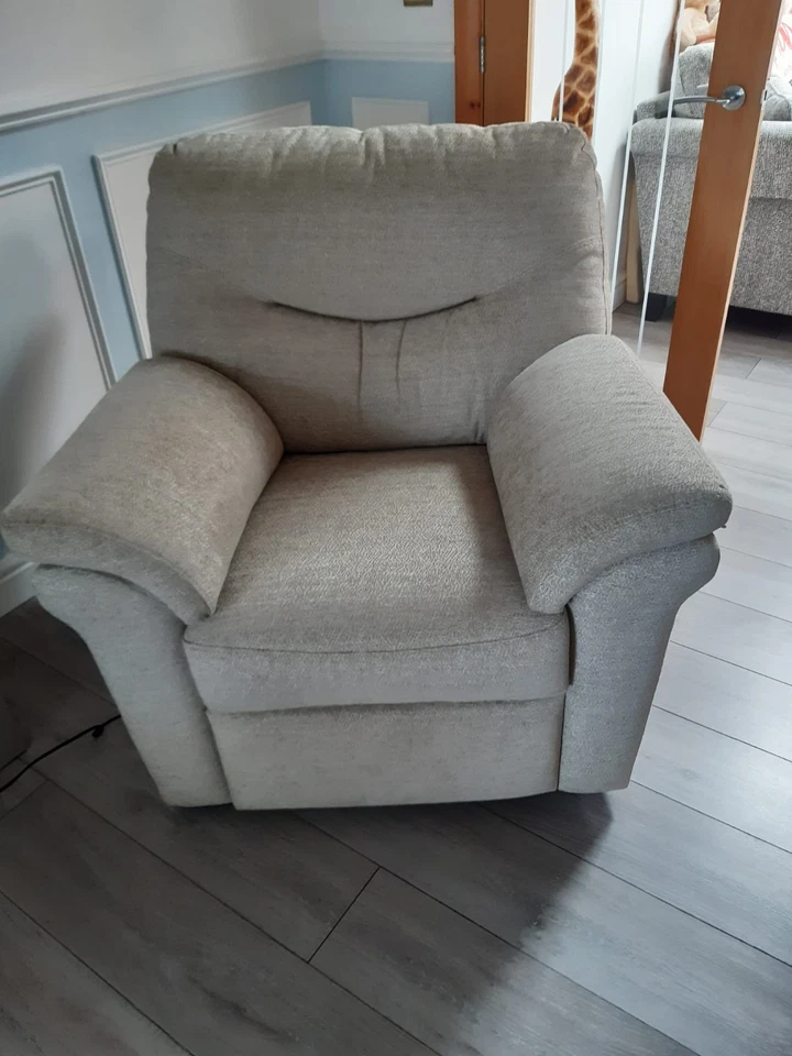 3-Piece Sofa Suite 3 Seats 2 Seats 1 Seat Electric Recliner - Image 3 of 4