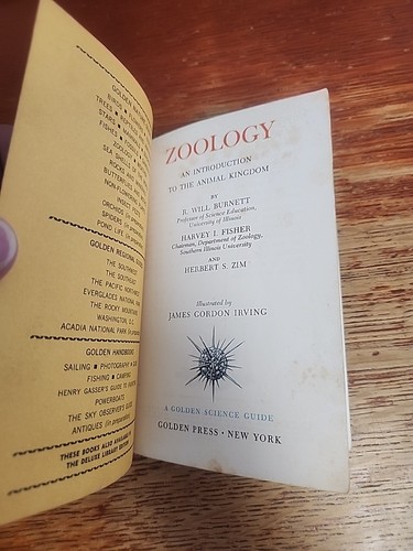Lot of 2 Golden books Weather Nature Guide 1957 and Zoology Science Guide 1958 - Picture 8 of 16