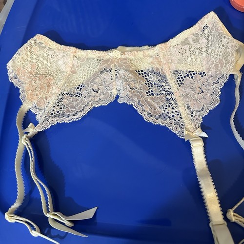 Vintage 90er Victoria’s Secret Strumpfgürtel elfenbein rosa Spitze fällt klein aus - Bild 6 von 9