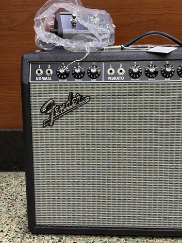 Fender Tone Master Deluxe Reverb 100W 1x12 Amplificatore Combo Chitarra Nero Nuovo - Foto 2 di 9