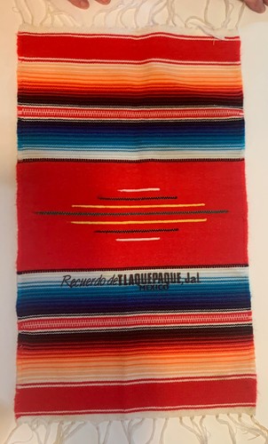 Vtg WOOL RED MULTI MEXICAN TABLE RUNNER Tlaquepaque, Jal 20 x 12 - Picture 2 of 3