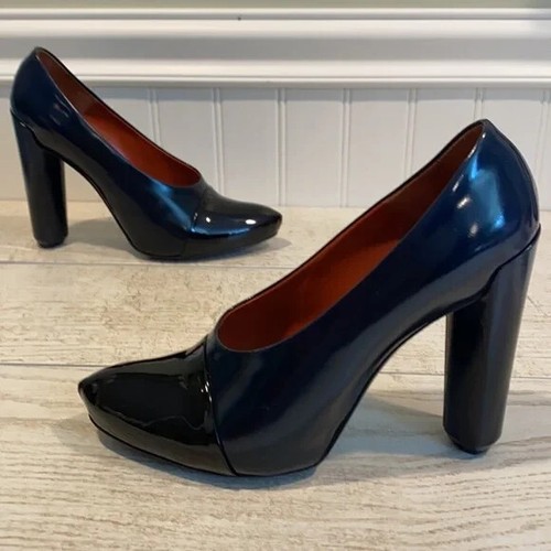 Louis Vuitton Fall 2007 Runway Patent Leather Pumps Heels, Navy & Black 6.5 - Picture 4 of 13