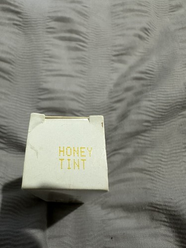 Avon Anew Tinted Lip Plumping Conditioner With Retinol *Honey Tint Discontinued - Picture 4 of 5
