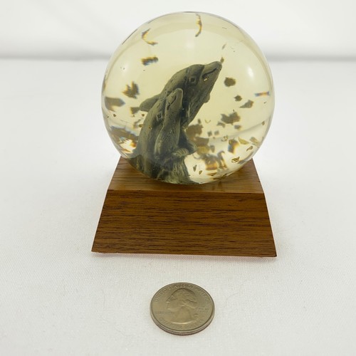 2 Dolphins Golden Rain Snow Globe 24K Gold Flakes Paperweight Dolphin Decor Desk - Picture 4 of 16