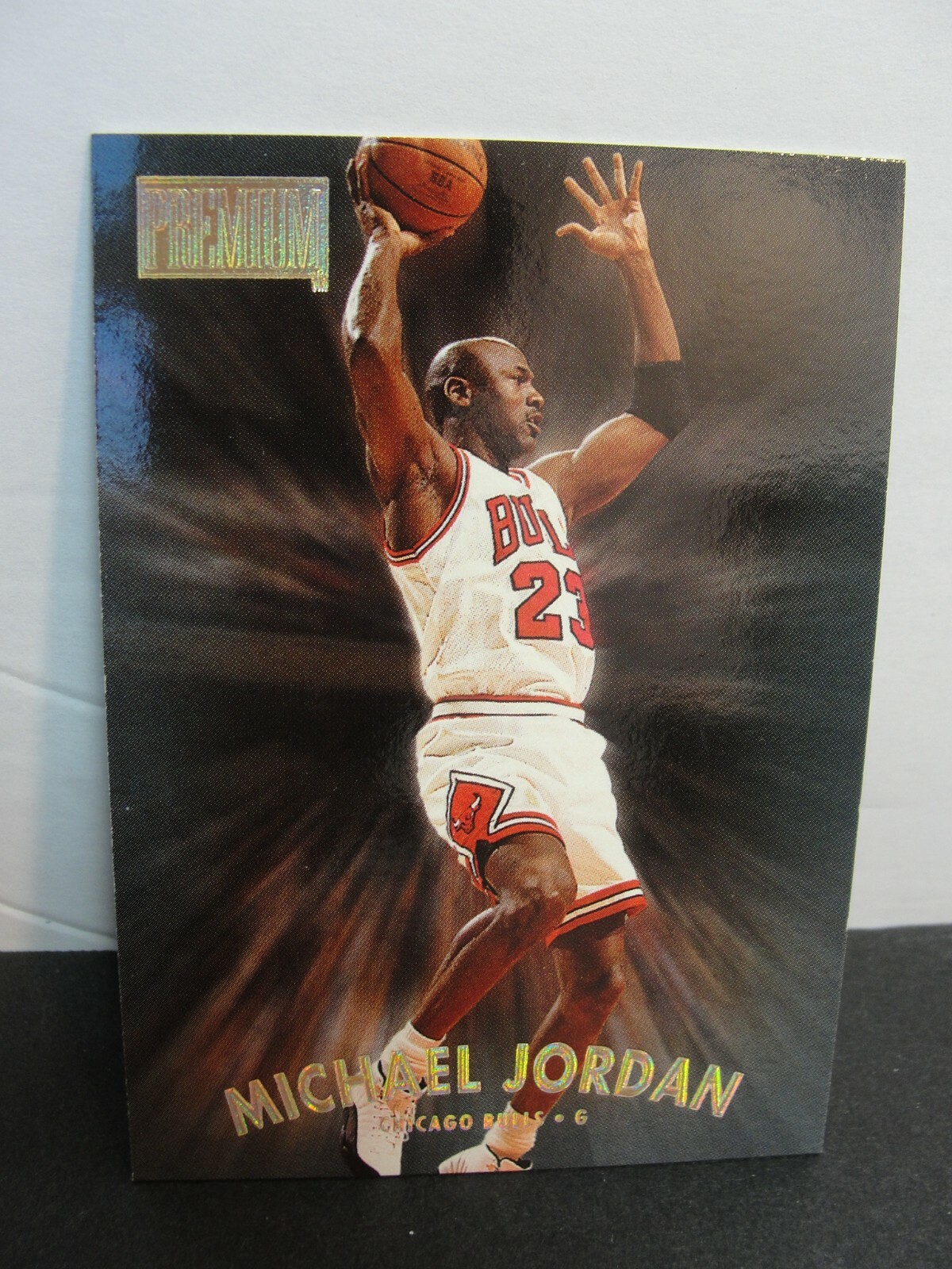 Michael Jordan 1997-98 Team Skybox Card #235 NBA RARE Clean MJ Dunking on  em! - mckenzieross.com.au