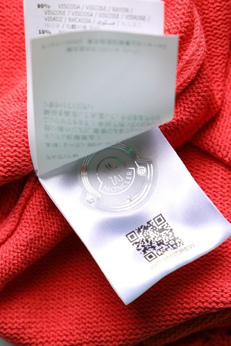 Moncler Pullover Logo Badge S raspberry NEW - Bild 7 von 8