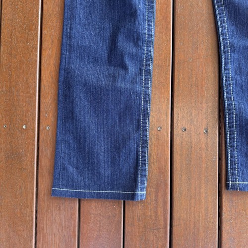 True Religion Billy Super T Size 30 Blue Denim Jeans Embossed Casual - Picture 5 of 12