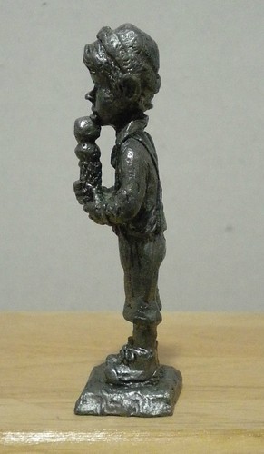 Michael Ricker Zinnfigur Junge mit Eistüte 3-3/4" groß -- NEUWERTIG - Bild 3 von 6