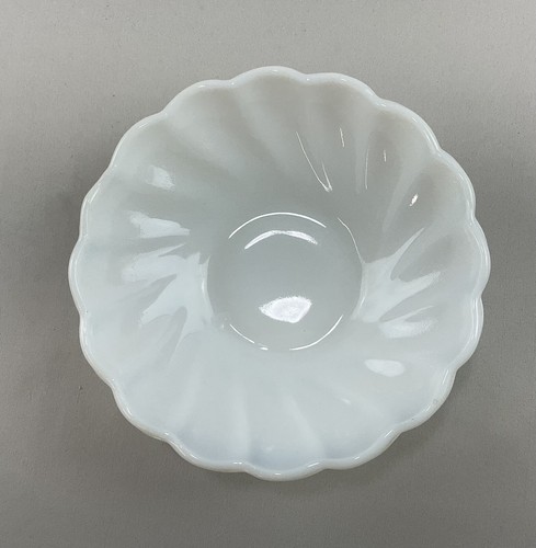 VTG Hazel Atlas Alpine White Milk Glass Berry/Dessert Bowl 4 3/4" Replacement  - Picture 1 of 2