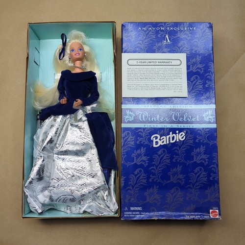 Avon Winter Velvet Exclusive Edition Barbie Doll 1995 Mattel - Picture 1 of 16