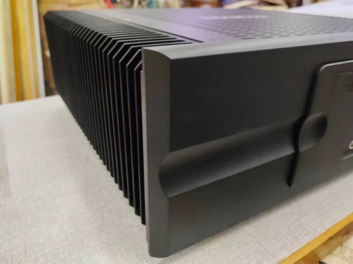 Bryston 4B3 Negro en 220V, Hecho en Canadá - Imagen 3 de 9