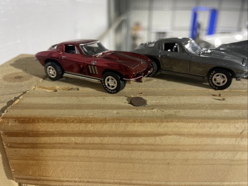 5 Stück Chevrolet Corvette 1/64 Diecast Auto Johnny Lightning 1998 1970 1965 - Bild 2 von 9