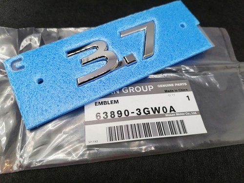 638903GW0A NEW Genuine Infiniti QX50/QX70 09- 3.7 Nameplate RH LH Front Fender - Picture 3 of 4