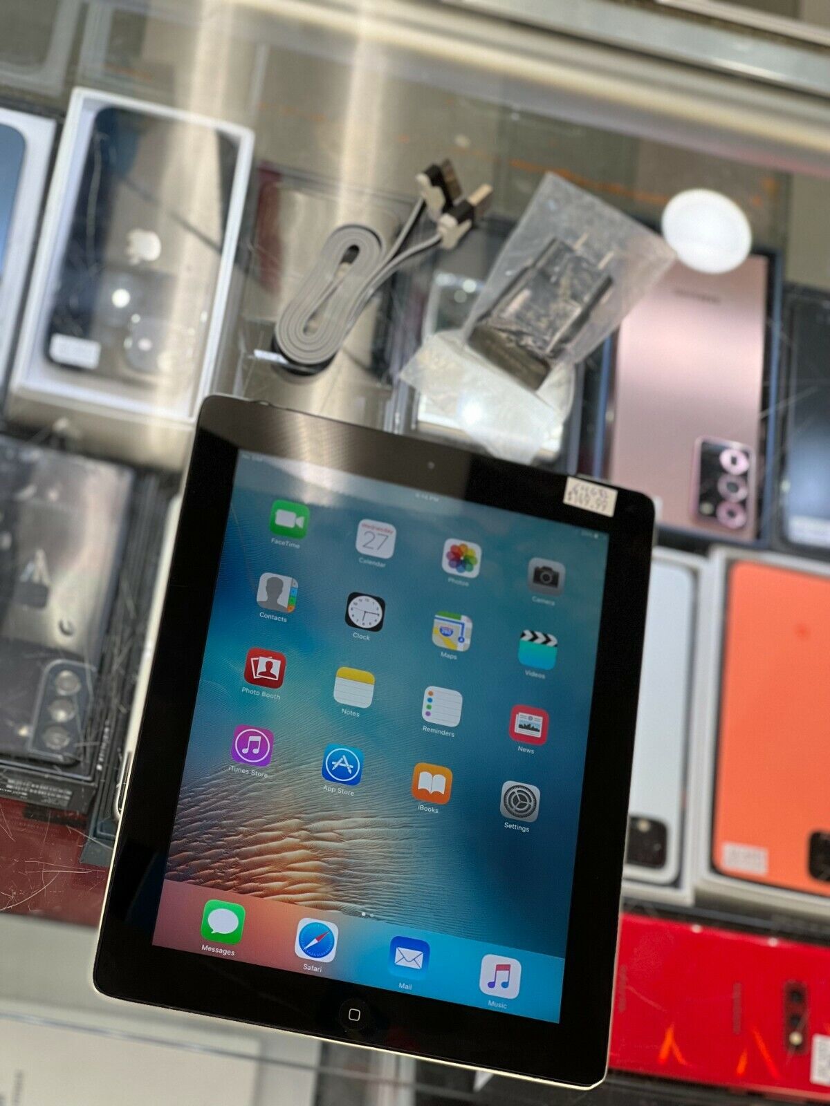 Apple iPad 3rd Gen. 64GB, Wi-Fi + Cellular (Unlocked), A1403, 9.7in - Black for sale online | eBay Apple iPad 3rd Gen. 64GB, Wi-Fi + Cellular (Unlocked), A1403, 9.7in - Black for sale online | eBay