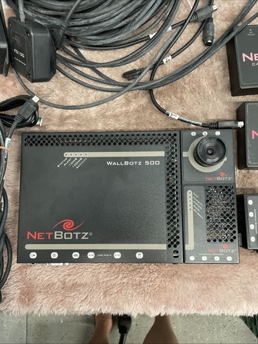 APC NetBotz 500 WallBotz Performance Security & Environmental System Monitor - Picture 2 of 17