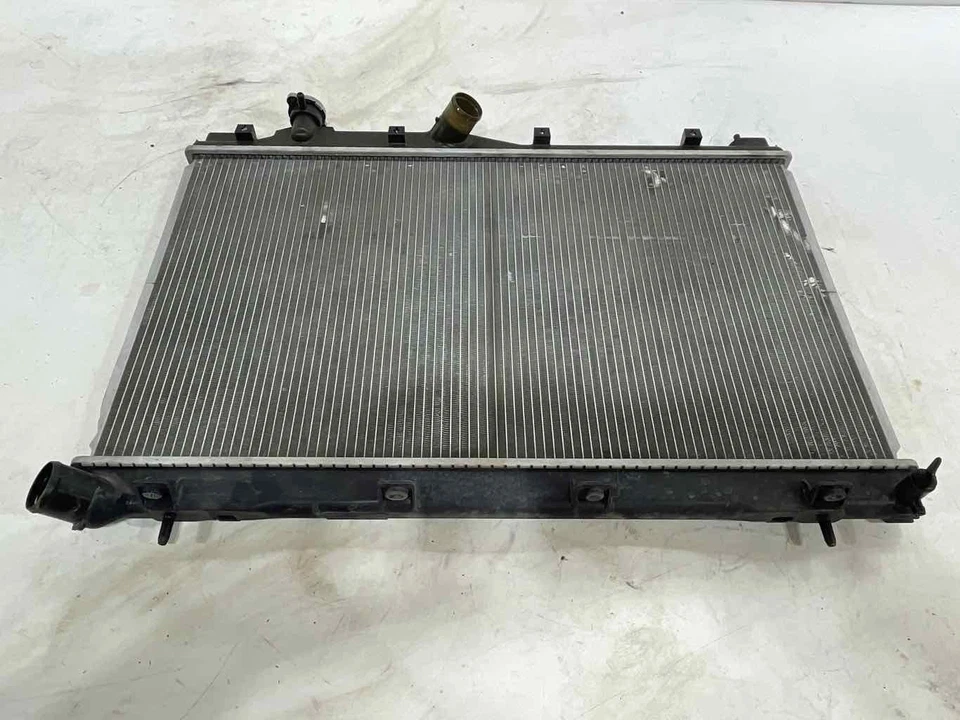 Se adapta a 2019-2024 SUBARU FORESTER 2,5 L AT radiador de refrigeración del motor 45111SJ000 OEM Foto 3 de 4